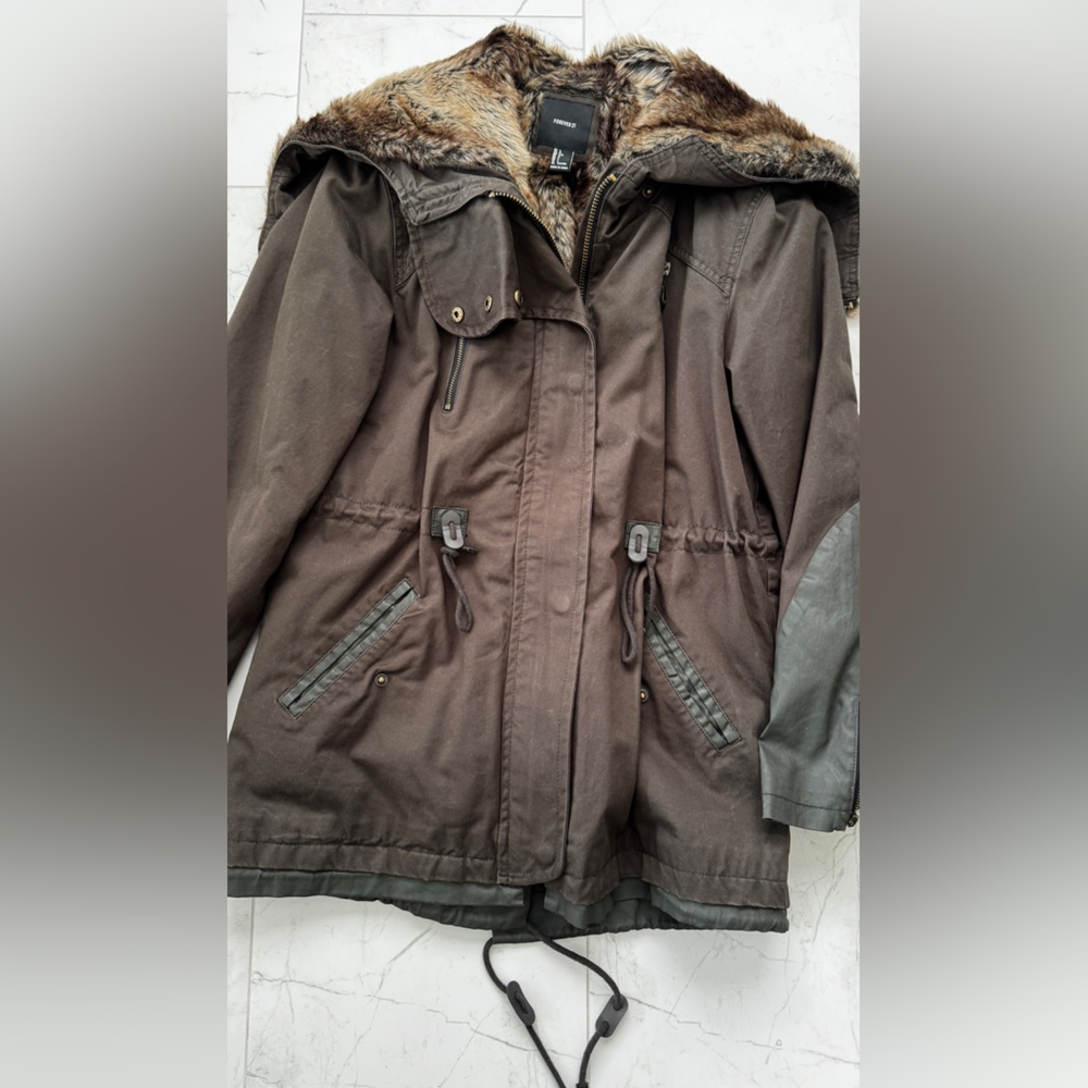 Forever21 Premium Selection Women Faux Fur Green Jacket. Size L